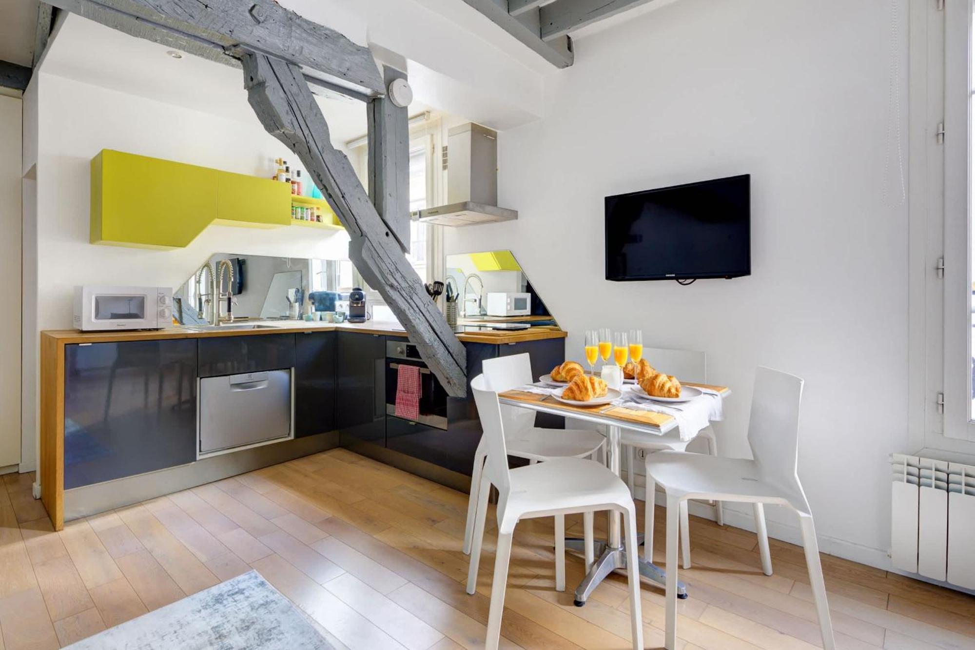 Le Marais & Pompidou - Cityapartmentstay Parigi
